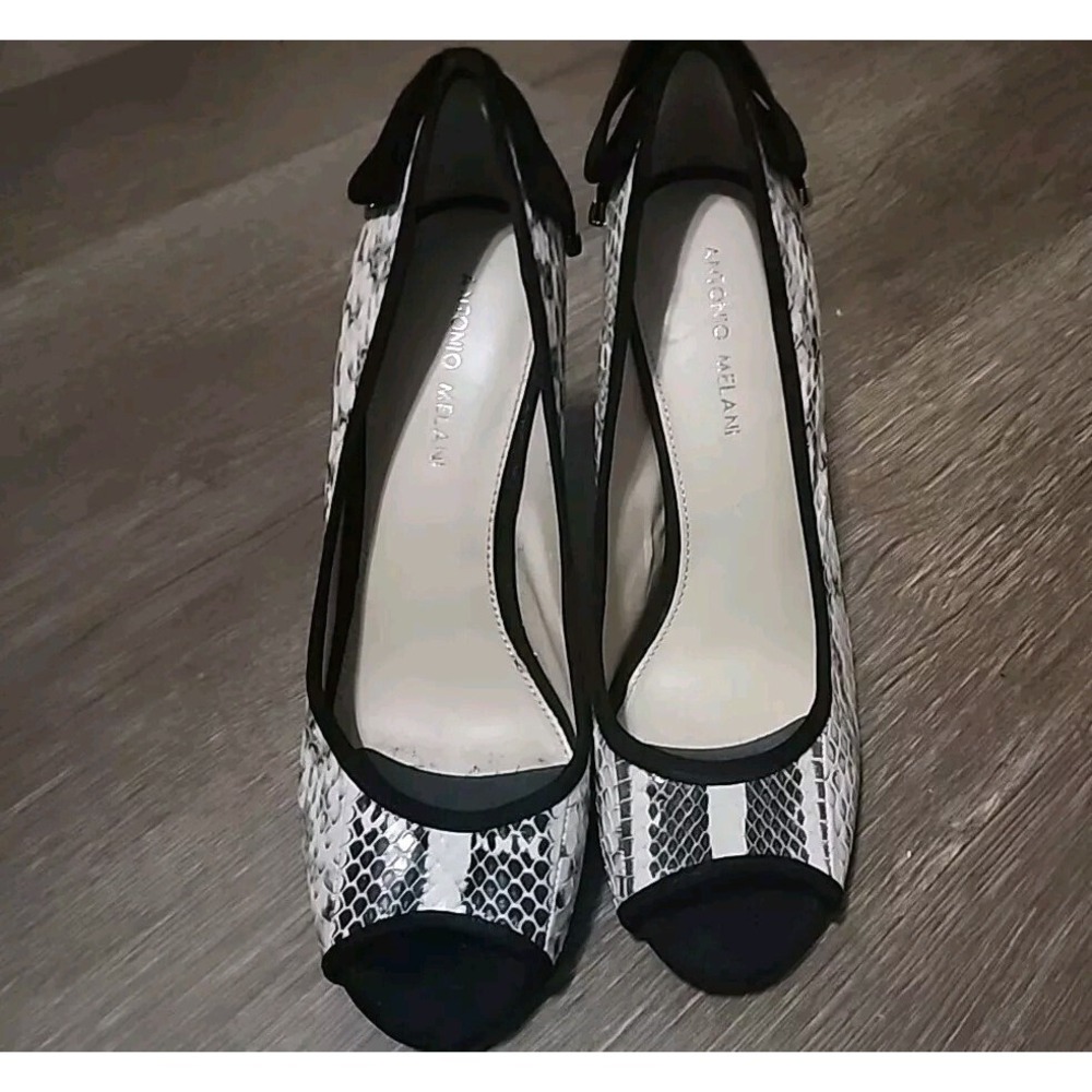 Antonio Melani Snake Skin Peep Toe‎ Pumps Size 8.5M. Cute Bow on Heel
